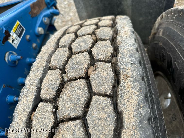 image for item IE9061 2012 Peterbilt 367 semi truck