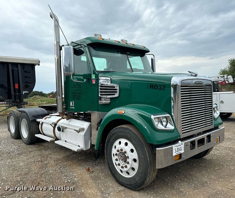 image for item IE9062 2014 Freightliner  Coronado semi truck