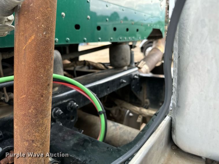 image for item IE9062 2014 Freightliner  Coronado semi truck