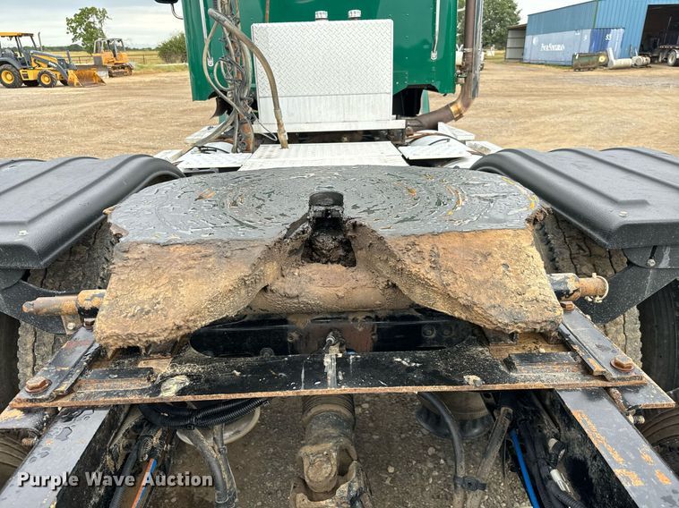 image for item IE9062 2014 Freightliner  Coronado semi truck