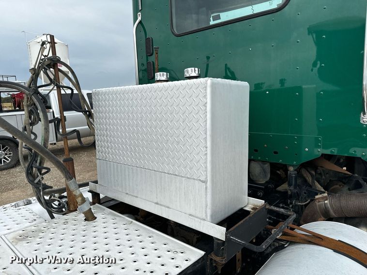 image for item IE9062 2014 Freightliner  Coronado semi truck