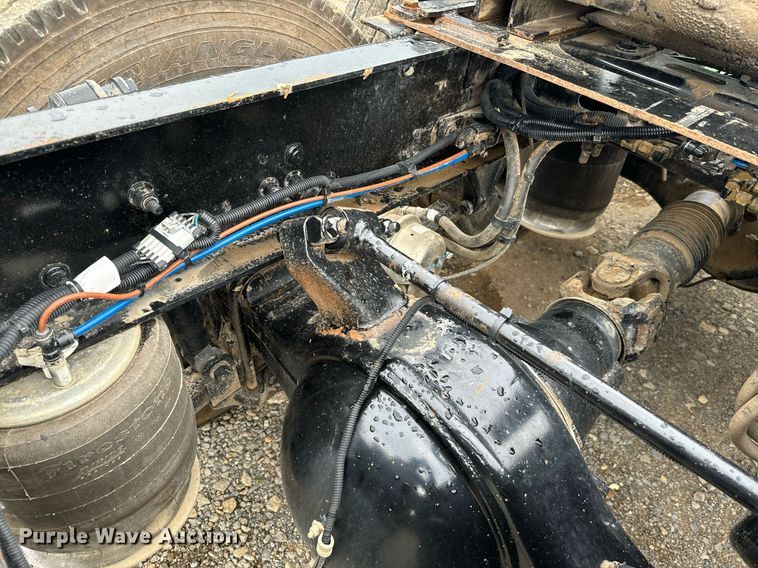 image for item IE9062 2014 Freightliner  Coronado semi truck