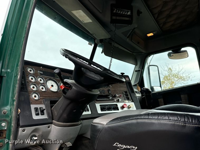 image for item IE9062 2014 Freightliner  Coronado semi truck