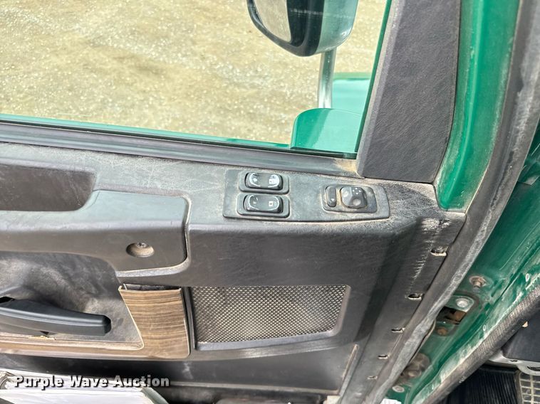 image for item IE9062 2014 Freightliner  Coronado semi truck