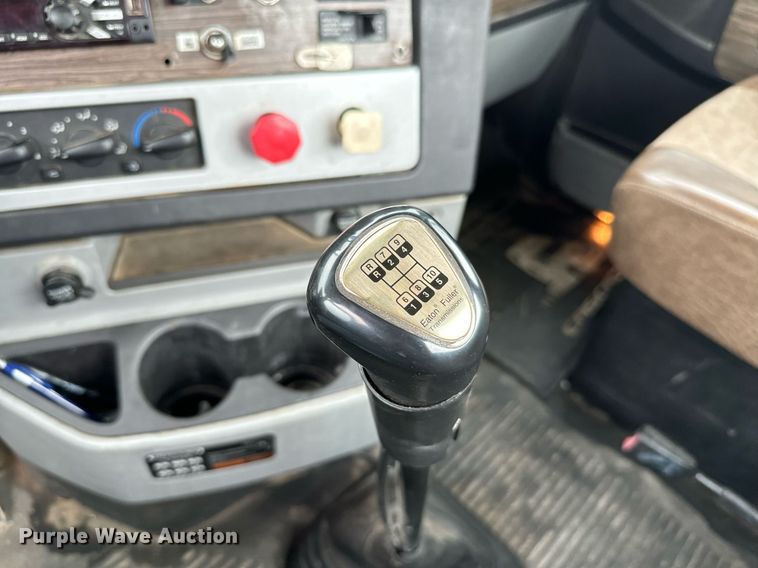 image for item IE9062 2014 Freightliner  Coronado semi truck