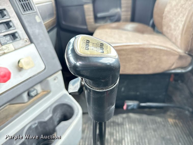 image for item IE9062 2014 Freightliner  Coronado semi truck