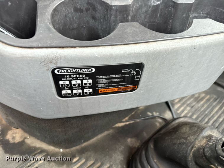 image for item IE9062 2014 Freightliner  Coronado semi truck