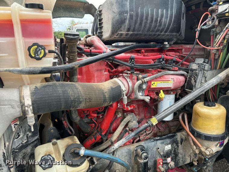 image for item IE9062 2014 Freightliner  Coronado semi truck