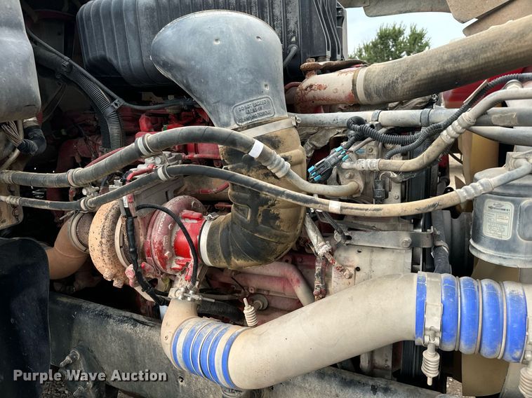 image for item IE9062 2014 Freightliner  Coronado semi truck