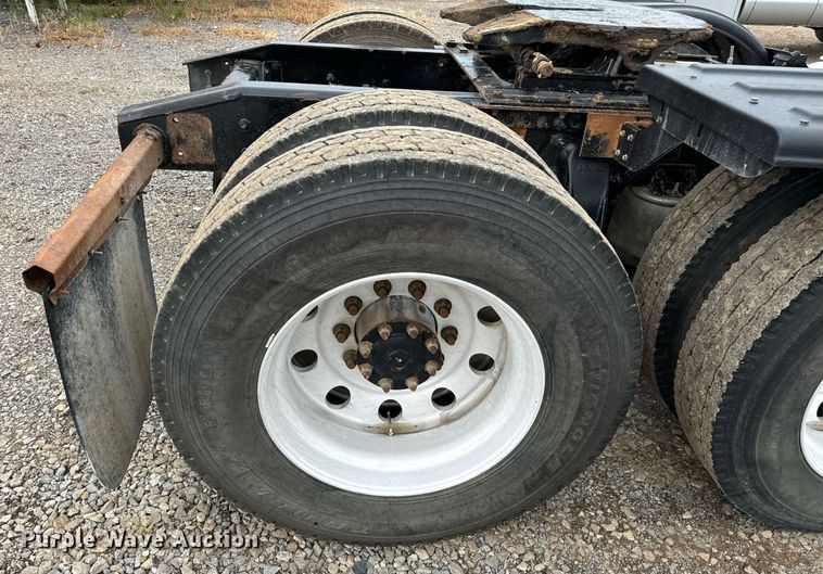 image for item IE9062 2014 Freightliner  Coronado semi truck