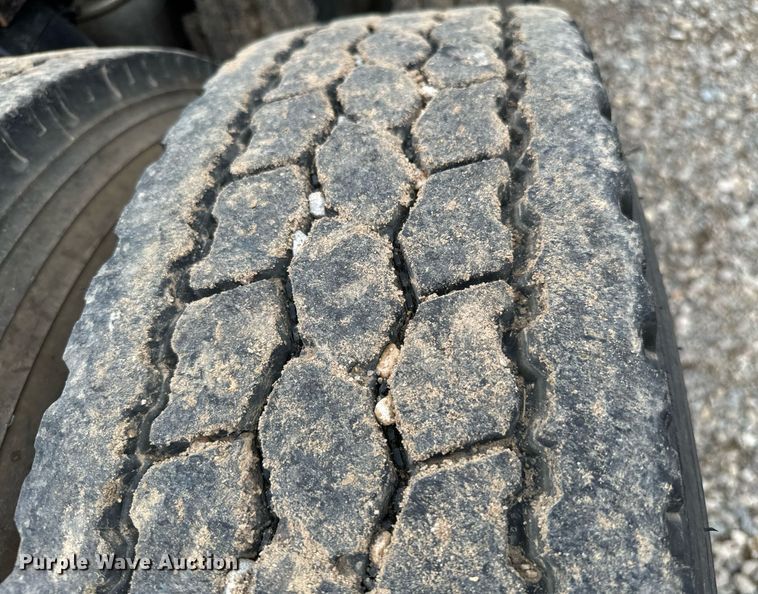 image for item IE9062 2014 Freightliner  Coronado semi truck