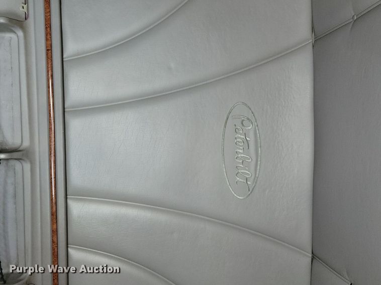 image for item JO9464 2005 Peterbilt 387 semi truck