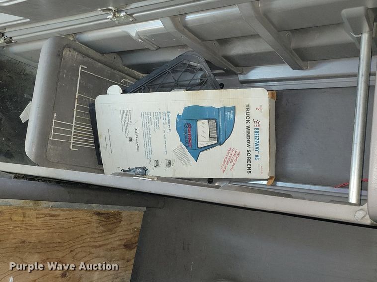 image for item JO9464 2005 Peterbilt 387 semi truck