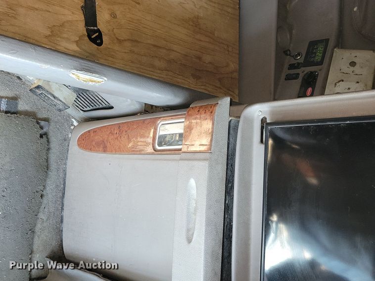 image for item JO9464 2005 Peterbilt 387 semi truck