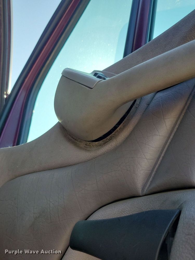 image for item JO9464 2005 Peterbilt 387 semi truck