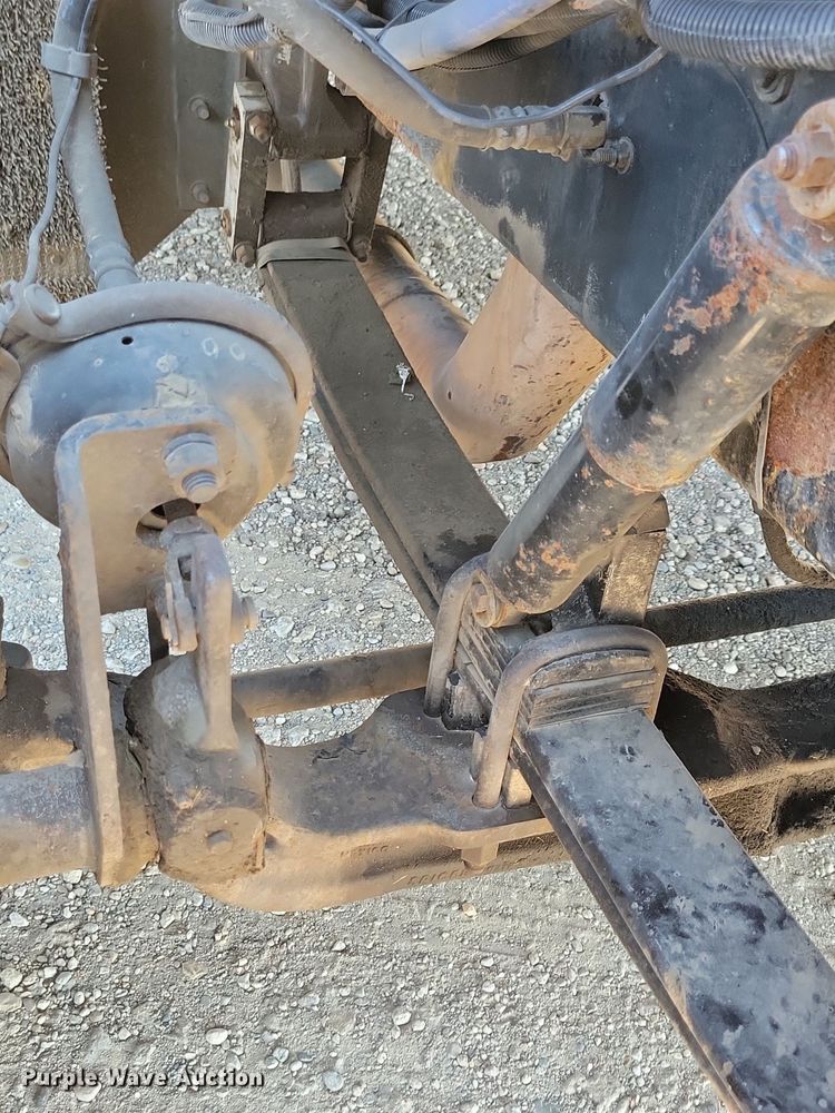 image for item JO9464 2005 Peterbilt 387 semi truck