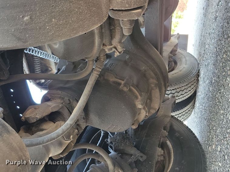 image for item JO9464 2005 Peterbilt 387 semi truck