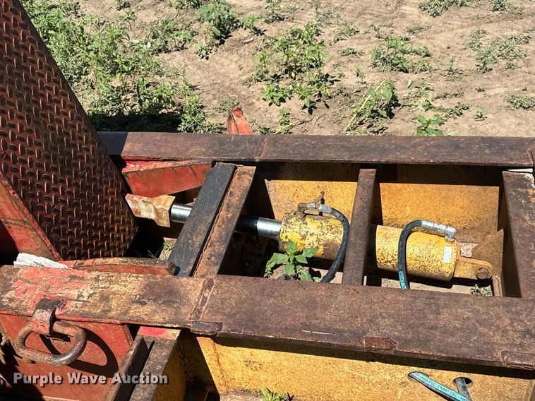 image for item LG9019 1980 Hyster lowboy equipment trailer