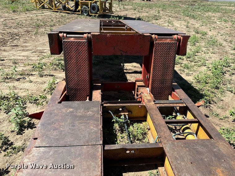 image for item LG9019 1980 Hyster lowboy equipment trailer