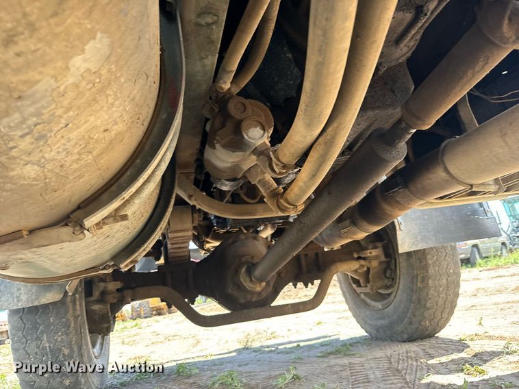 image for item LG9030 1980 AM General M916 winch truck