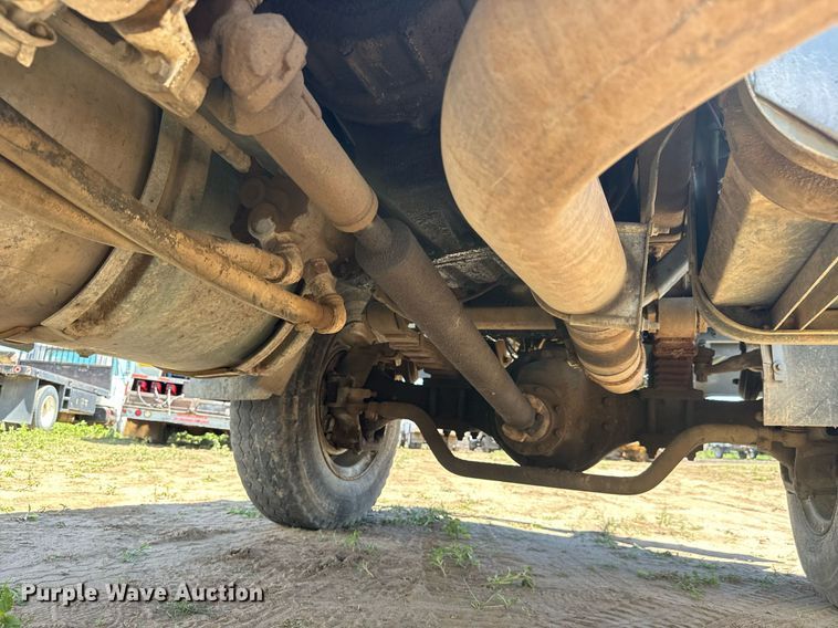 image for item LG9030 1980 AM General M916 winch truck