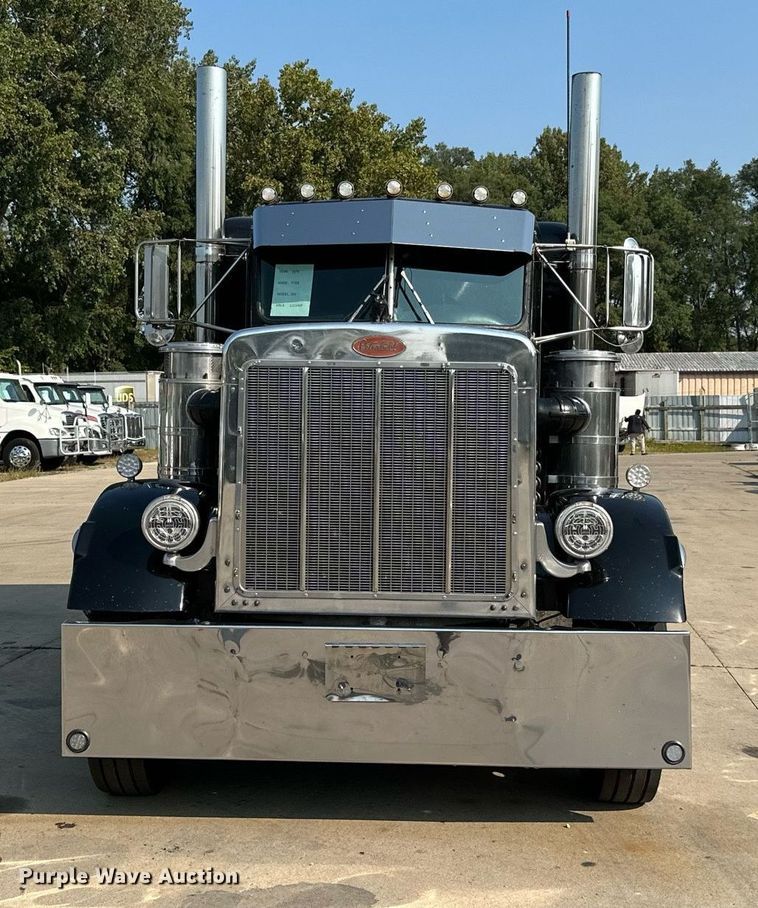 image for item LR9472 1979 Peterbilt 359 semi truck