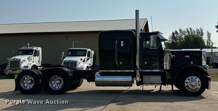 image for item LR9472 1979 Peterbilt 359 semi truck