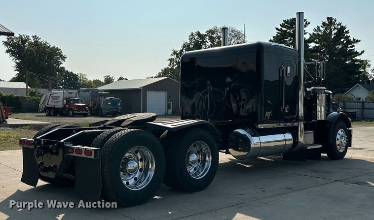 image for item LR9472 1979 Peterbilt 359 semi truck