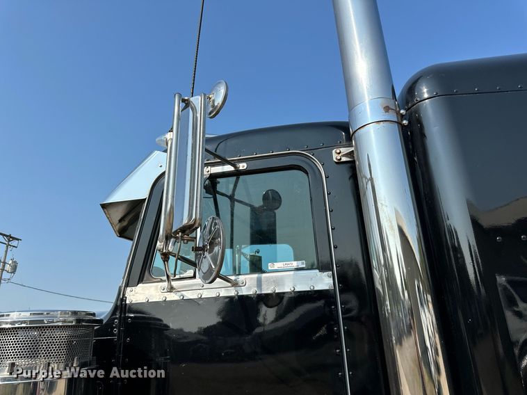 image for item LR9472 1979 Peterbilt 359 semi truck