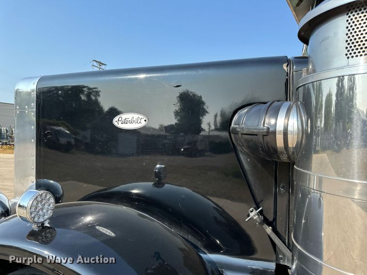 image for item LR9472 1979 Peterbilt 359 semi truck