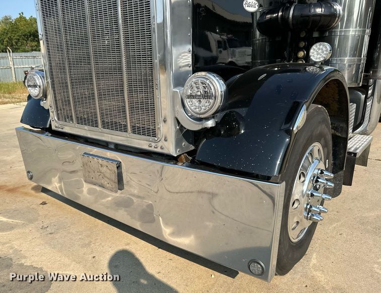 image for item LR9472 1979 Peterbilt 359 semi truck