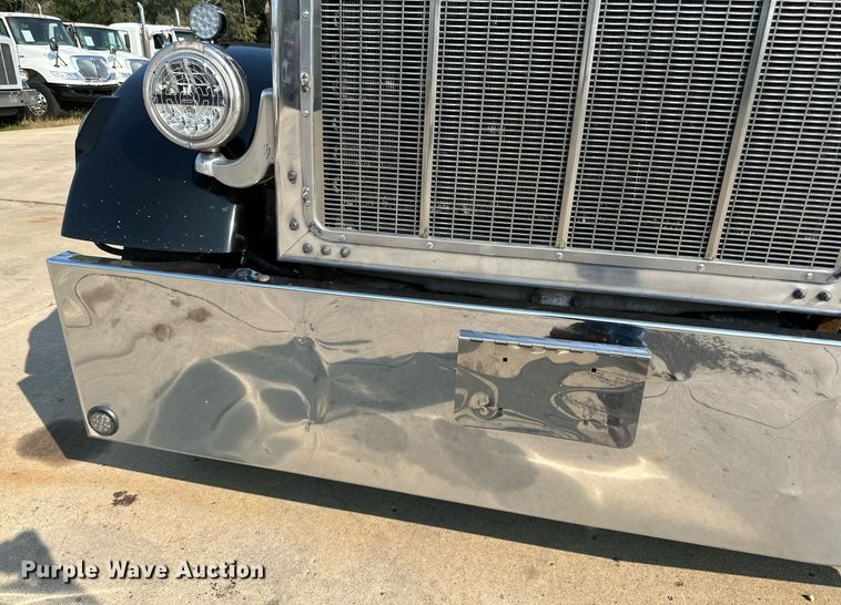 image for item LR9472 1979 Peterbilt 359 semi truck