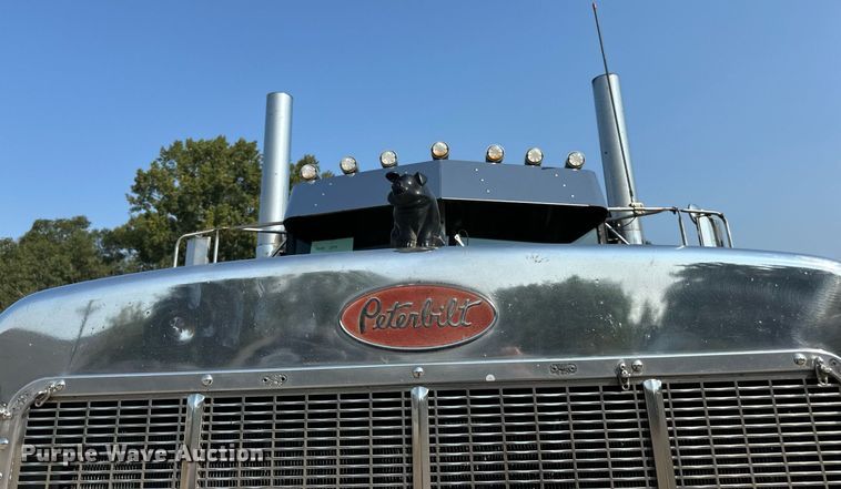 image for item LR9472 1979 Peterbilt 359 semi truck