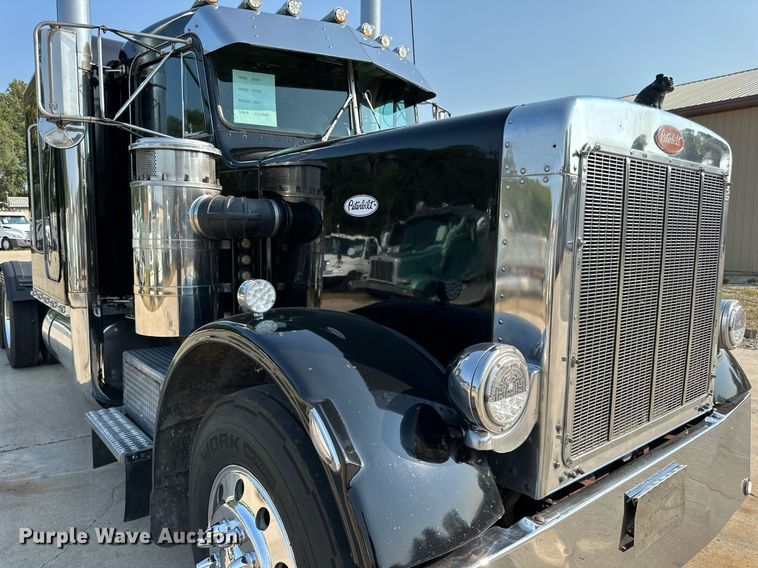 image for item LR9472 1979 Peterbilt 359 semi truck