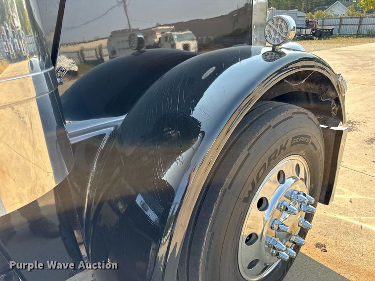 image for item LR9472 1979 Peterbilt 359 semi truck