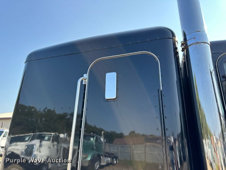 image for item LR9472 1979 Peterbilt 359 semi truck