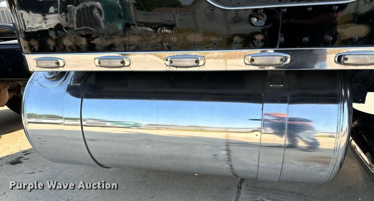 image for item LR9472 1979 Peterbilt 359 semi truck