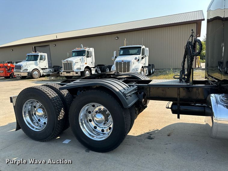 image for item LR9472 1979 Peterbilt 359 semi truck