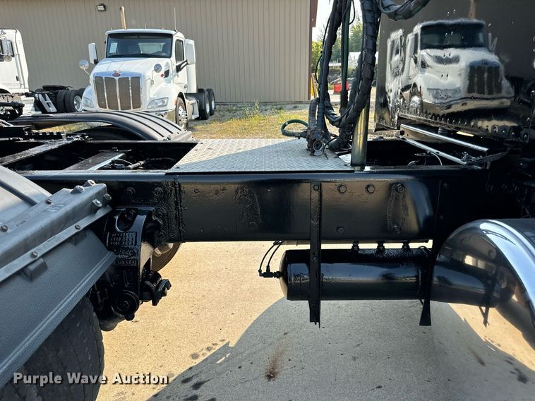 image for item LR9472 1979 Peterbilt 359 semi truck