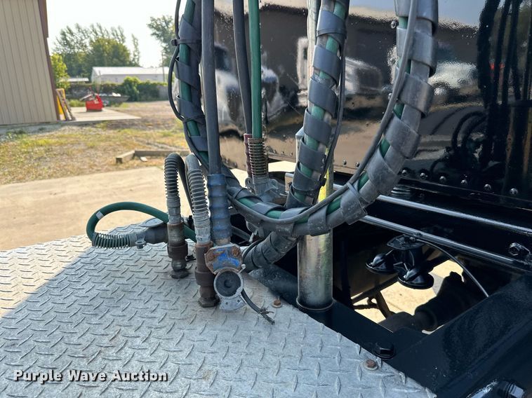 image for item LR9472 1979 Peterbilt 359 semi truck