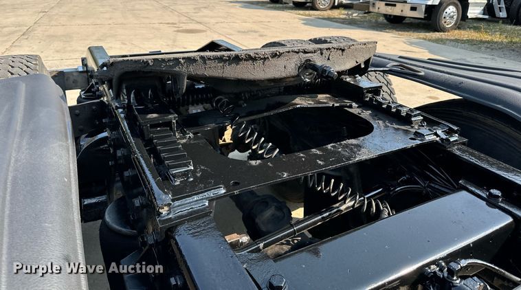 image for item LR9472 1979 Peterbilt 359 semi truck