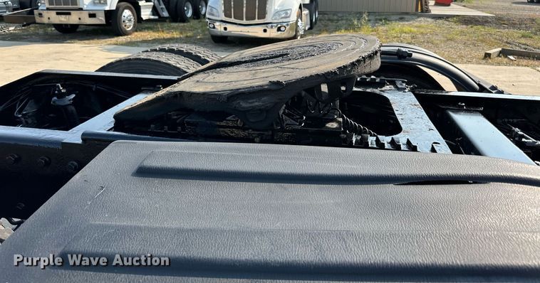 image for item LR9472 1979 Peterbilt 359 semi truck