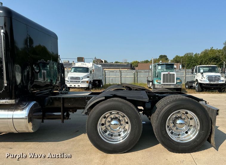 image for item LR9472 1979 Peterbilt 359 semi truck