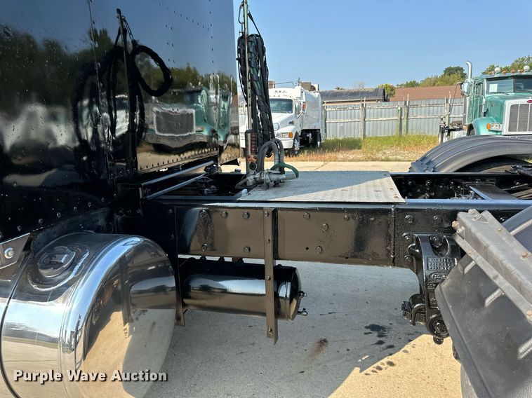 image for item LR9472 1979 Peterbilt 359 semi truck