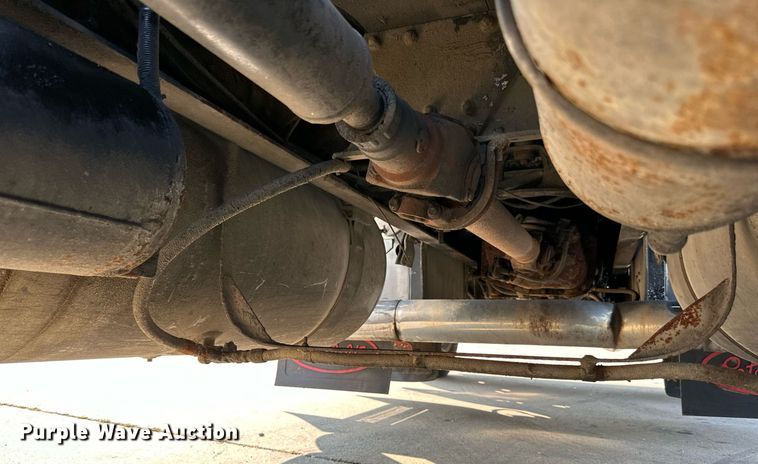 image for item LR9472 1979 Peterbilt 359 semi truck