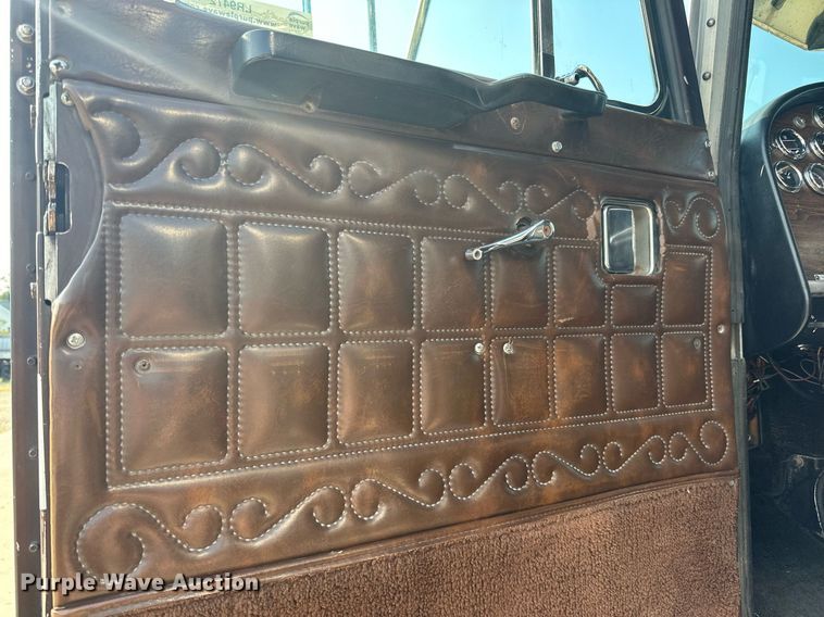 image for item LR9472 1979 Peterbilt 359 semi truck