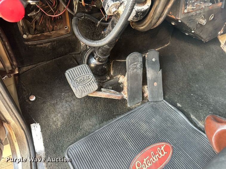 image for item LR9472 1979 Peterbilt 359 semi truck