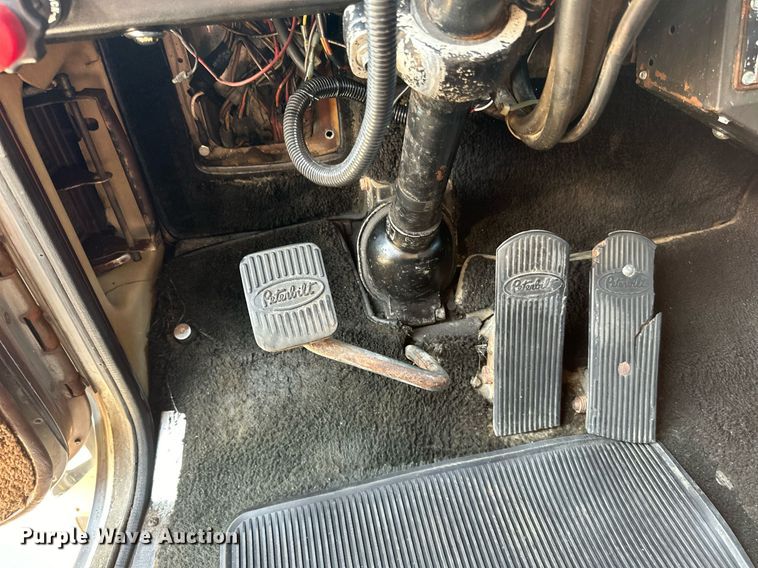 image for item LR9472 1979 Peterbilt 359 semi truck