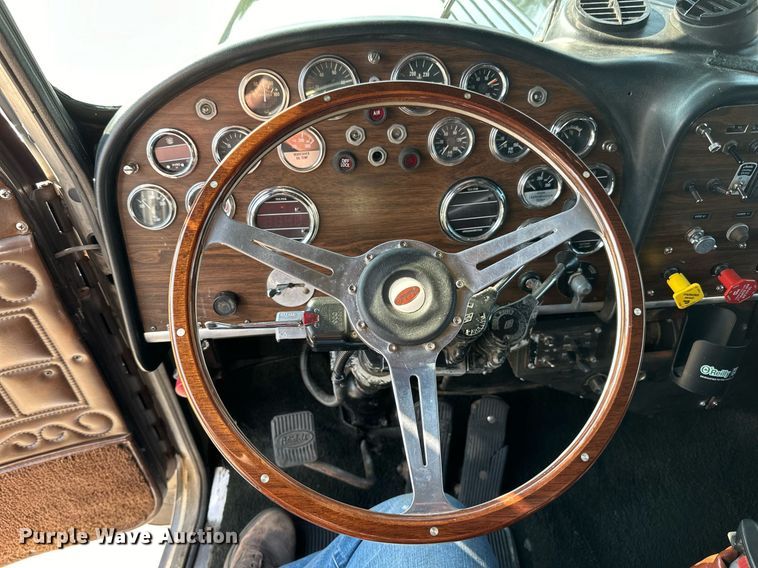 image for item LR9472 1979 Peterbilt 359 semi truck