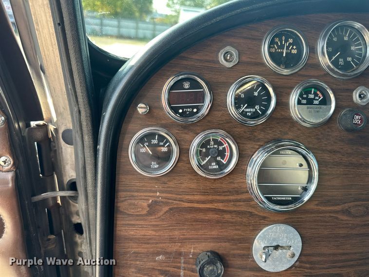 image for item LR9472 1979 Peterbilt 359 semi truck